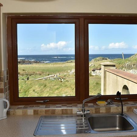 Sea View Apartment Downings Buitenkant foto