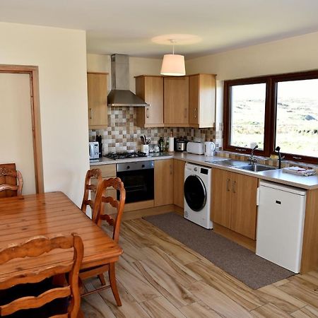 Sea View Apartment Downings Buitenkant foto