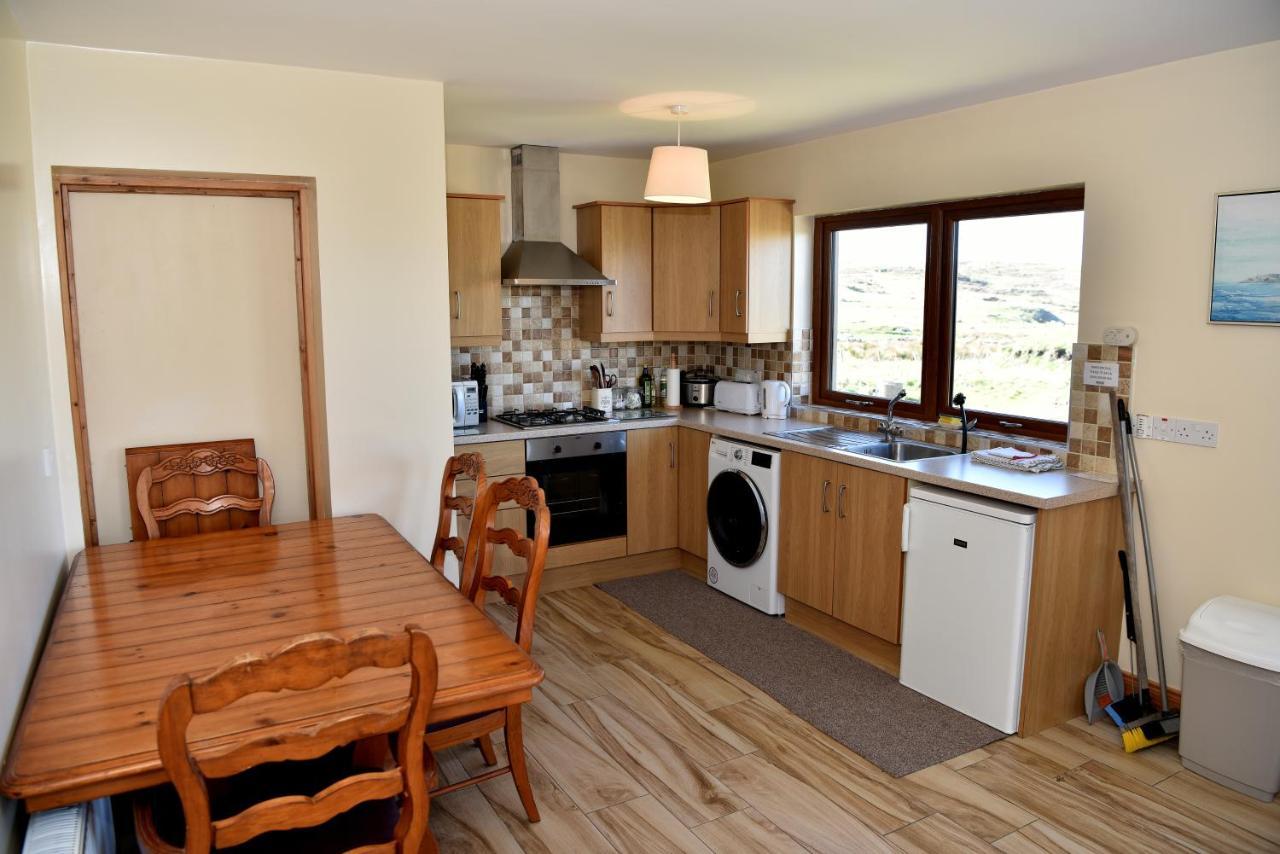 Sea View Apartment Downings Buitenkant foto